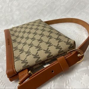 Michael Kors• Leather Belt Bag